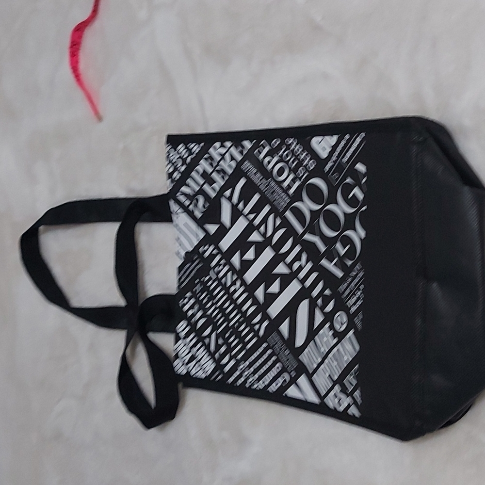 Three Lululemon bags in excellent condition - Picture 4 of 6
